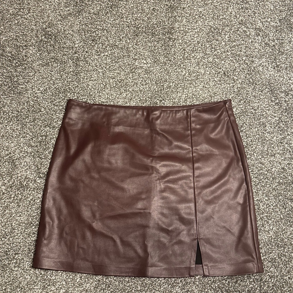 Elegant Brown Leather Skirt